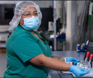 <i>La empresa instalará en Costa Rica una operación especializada enfocada en la aplicación de recubrimientos funcionales de alta precisión para componentes críticos de dispositivos médicos. Foto de cortesía</i>