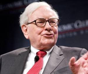 Warren Buffett se hizo a sí mismo, a sus accionistas y a muchas otras personas extraordinariamente ricos, al tiempo que se ganó una reputación de calidez, equidad y de tener un enfoque empresarial que da prioridad a las personas. Foto de iStock