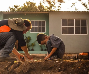 La Fundación Fuller, junto con su contraparte local Gente Ayudando Gente, tiene como meta entregar un total de 60 viviendas para el año 2026. Foto de cortesía