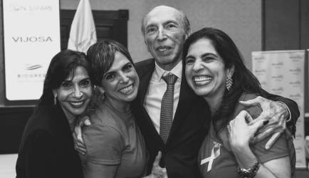 <i>Víctor Saca fue reconocido como uno de los pioneros del sector farmacéutico salvadoreño. Foto de cortesía</i>