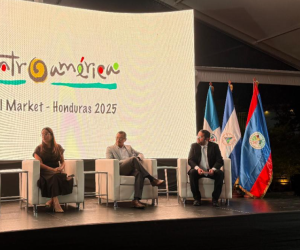 Los panelistas conversaron sobre el valor que tendrá la sede en San Pedro Sula del 21 al 23 de octubre de 2025, destacando la oportunidad de proyectar a Honduras y al resto de Centroamérica como un multidestino competitivo, sostenible y culturalmente diverso. Foto de cortesía