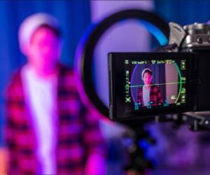 La plataforma de contenido afirmó que las nuevas funciones de IA también ayudarán a los creadores a monetizar mejor su contenido. Foto de iStock