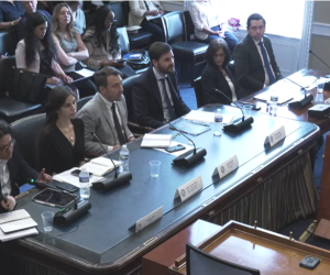 <i>En la comparecencia estuvieron Sergio Arauz, presidente de la Asociación de Periodistas de El Salvador; Isabel Carlota Roby, abogada para América Latina del Centro de Derechos Humanos Robert y Ethel Kennedy; Juan Pappier, director adjunto para las Américas de Human Rights Watch (HRW), entre otros. Foto de cortesía</i>