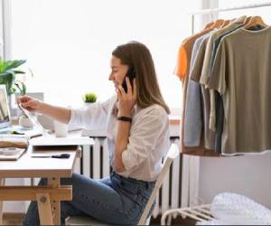 <i>Para ser parte de las empresarias becadas, es necesario: cumplir con los requisitos de participación; ser socia de una de las cámaras de comercio afiliadas a FECAMCO y firmar una carta compromiso para recepción de la beca. Foto de iStock</i>