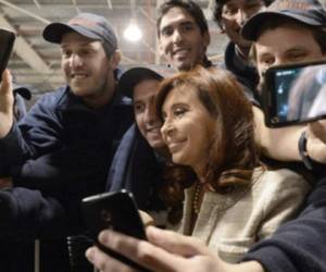 Presidenta Cristina Fernández durante una visita a la fábrica de motos Yamaha. (Foto: Agencias)