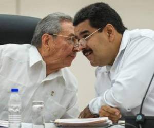 Raúl Castro y Nicolás Maduro. (Foto: Archivo)