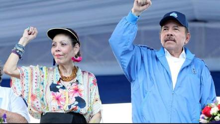 <i>Los esposos y copresidentes de Nicaragua, Daniel Ortega y Rosario Murillo, abogaron por la unidad, la justicia y el desarrollo en la región. Foto de AFP</i>