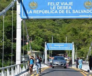 Mal estado de carreteras obligó a cerrar frontera entre El Salvador y Guatemala