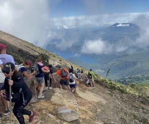 Amplían plazos y turistas podrán permanecer hasta seis meses en El Salvador