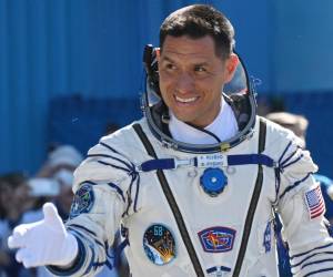 Frank Rubio, el astronauta de origen salvadoreño, realiza su primera caminata espacial