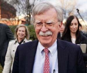 El asesor de la Seguridad Nacional de EE.UU., John Bolton, afirmó el jueves que la Casa Blanca busca vías para asegurarse de que los ingresos petrolíferos de Venezuela lleguen al presidente autoproclamado del país, Juan Guaidó y no al Gobierno del presidente Maduro. Foto AFP