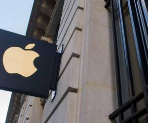 España multa con US$218 millones a Apple y Amazon por restringir la competencia