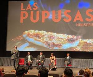 Kenneth Müller recibe reconocimiento por miniserie ‘Las Pupusas’