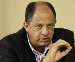 El Presidente Luis Guillermo Solís emprendió difícil cruzada para solventar el déficit fiscal. (Foto: Archivo)