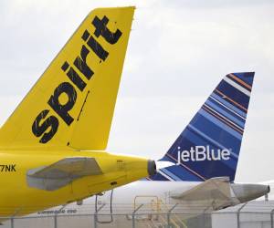 JetBlue vuelve a lanzar oferta de adquisición de rival Spirit Airlines
