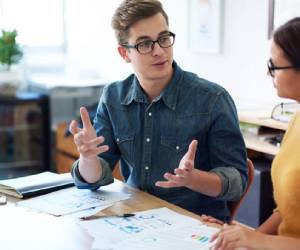 Conocer los objetivos de los empleados para todo el año, ayuda a saber cuáles son las prioridades de cada persona. Foto de iStock