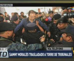 Sammy Morales, hermano del presidente Jimmy Morales, a su llegada a los tribunales. Foto Twitter.com/Telediario