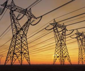 En Panamá, la electrificación rural se encontraba estancada (78 % en 2017, con comarcas de 19 % y 4 %) por la selva densa. Foto de iStock