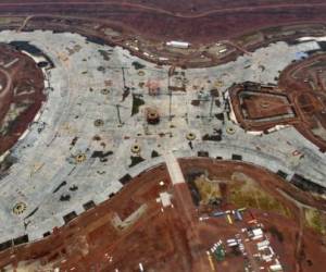 Aerial view of the construction works of Mexico City's new airport, in Texcoco, Mexico State on April 26, 2018. (Photo by Pedro PARDO / AFP)