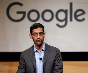 <i>El director ejecutivo de Alphabet, Sundar Pichai, afirmó que ninguna empresa saldrá indemne si el auge de la inteligencia artificial colapsa. Foto de iStock</i>