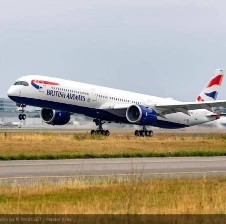 <i>El vuelo BA233 viene procedente de Londres Heathrow, con más de 200 pasajeros. Foto de cortesía</i>