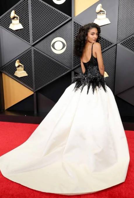 <i>Olivia Dean, ganó el galardón “Mejor Artista Nuevo”. Olivia es nieta de una mujer que llegó al Reino Unido como parte de la llamada ‘Generación Windrush’, el movimiento de migrantes caribeños que llegaron al Reino Unido entre 1948 y 1971. (Getty Images)</i>