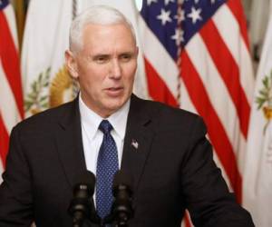 El vicepresidente de EEUU, Mike Pence, anunció un recorte de la ayuda para Centroamérica, al tiempo que prometió blindar la frontera a las drogas y la migración ilegal, en una reunión en Miami con líderes de Guatemala, El Salvador y Honduras.