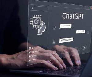 Además de las cuestiones de seguridad y privacidad relacionadas con el uso de ChatGPT, también es importante destacar aspectos relacionados con la veracidad de la información y el uso responsable de la información proporcionada por ChatGPT. Foto de iStock