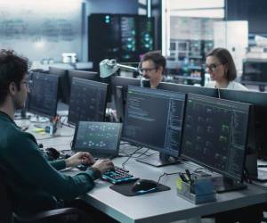 <i>La era de la inteligencia artificial está transformando profundamente la fuerza laboral. Gorodenkoff / Shutterstock</i>