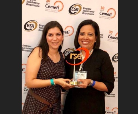 Premian a Hanesbrands por su programa a favor de la mujer embarazada en El Salvador