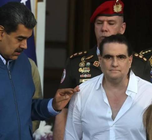 A través de la gestión de programas alimentarios que le concedió el gobierno de Maduro, el empresario Saab habría lavado de dinero, como parte de la fortuna construida fraudulentamente por el propio Maduro. (Foto: EFE)