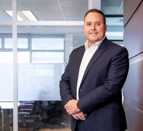 Rolando Carvajal, una de las grandes figuras del mundo empresarial en 2025. Guió una de las mayores transacciones que se hicieron en la región. Ahora está al frente de la operación de Heineken en Centroamérica. (Foto: E&amp;N)