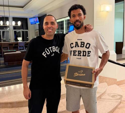 Dos historias de éxito en el territorio de grandes competidores: Santiago Halty, fundador de la marca deportiva Senda Athletics y Josimar José Évora Dias, conocido como Vozinha, el arquero de la selección de Cabo Verde. (Foto: Cortesía)