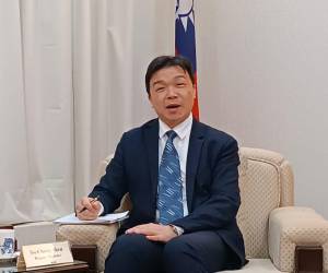 <i>El viceministro Shen Yu-chung, del Consejo de Asuntos del Continente, expresó su agradecimiento por estas relaciones diplomáticas. Foto de cortesía</i>