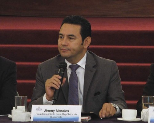 OPINIÓN: Jimmy Morales y el Comisionado 'non grato” (la comedia de un presidente acorralado, en tres actos)
