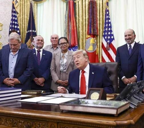 Trump aseguró en <i>Truth Social</i> que las negociaciones alcanzaron <b>el más alto nivel de la cúpula iraní. (Foto: EFE)</b>