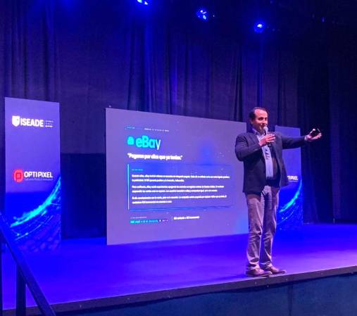 “No podemos decir que las máquinas piensan, sino que calculan. Generan modelos de predicción. Lo que hace ChatGPT o Gemini es predecir la respuesta más probable, pero no están pensando”, afirma el experto Sergio Rodríguez, Director de Innovación y Transferencia del Conocimiento Universidad Sergio Arboleda en Colombia. (Foto: E&amp;N)