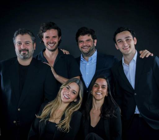 Christian Quiñonez Sol, Managing Partner de Innogen Capital (izquierda de la foto), juntoal equipo de la compañía. En la regoón existen talentos, mercados e infraestructura institucional, aseguran. (Foto: Cortesía)