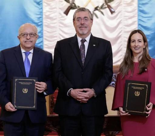 <i>Los gobiernos de Guatemala y del Reino Unido de Gran Bretaña e Irlanda del Norte firmaron un memorando de entendimiento para iniciar una cooperación técnica destinada al desarrollo del MetroRiel. Foto de cortesía</i>