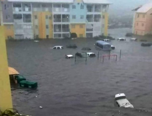 El huracán Irma lleva muerte y destrucción al Caribe, en trayectoria a la Florida
