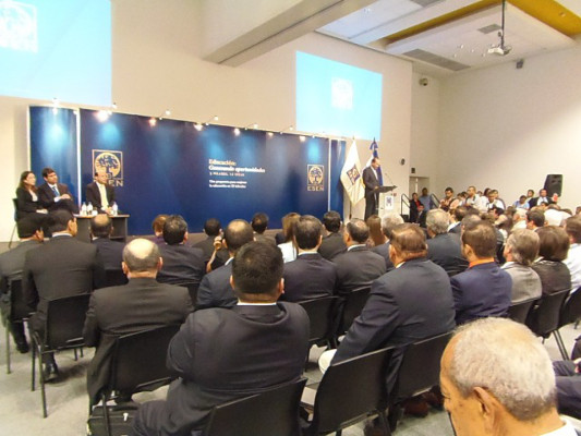 Urge en El Salvador una educación que cree oportunidades