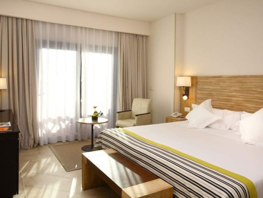 Barceló comienza a operar en El Salvador