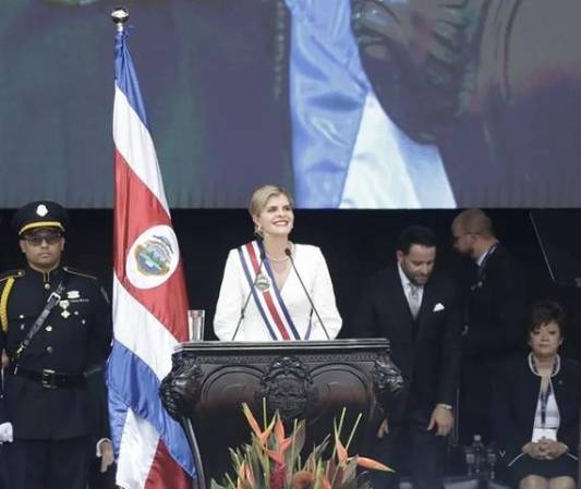 La presidenta Fernández afirmó en su primer discurso a la Nación que actuará de forma resolutiva y con mano dura frente al crimen organizado. (Foto: EFE)