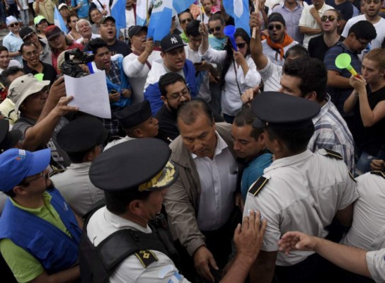 Guatemala: Protestas anticorrupción marcan festejos de independencia