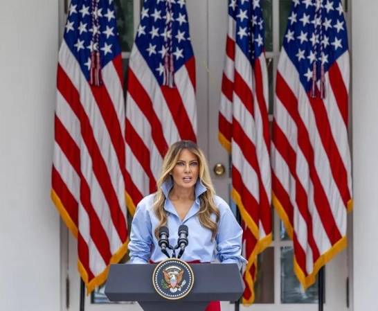 <i>Según la oficina de la primera dama, Melania Trump y su representante mantuvieron contactos directos con los liderazgos ruso y ucraniano para lograr una tregua humanitaria. (Foto: EFE)</i>