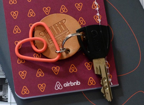 Londres y Ámsterdam imponen restricciones a Airbnb