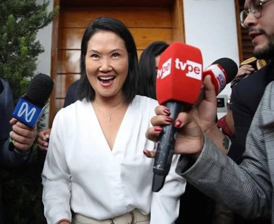 Los votos que restan por escrutarse pertenecen a los emitidos en el exterior y a las actas impugnadas, la mayoría de la capital Lima, donde en ambos casos Fujimori es la más votada (Foto: EFE)