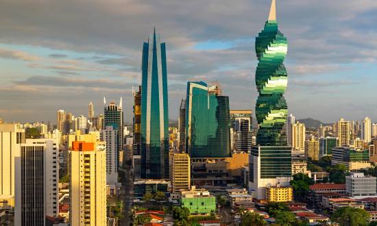 Panamá, un nodo de las redes empresariales que conectan al mundo con América Latina