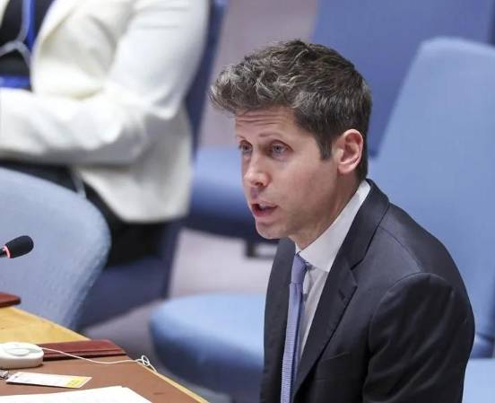 <i>Puede que seamos los creadores de esta tecnología, pero no somos los héroes de esta historia, dijo Altman, ante la ONU. (Foto: EFE)</i>