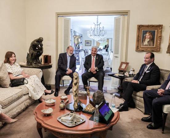 <i>Carlos Slim ha tenido intereses económicos en Panamá mediante la participación de la constructora FCC en proyectos de infraestructura y también en telecomunicaciones con Claro. Foto de cortesía</i>